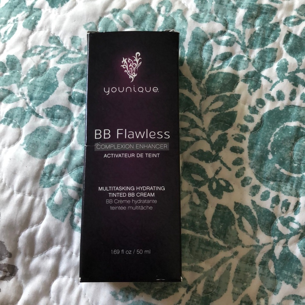 💜YOUNIQUE BB CREAM-CARAMEL BNIB💜